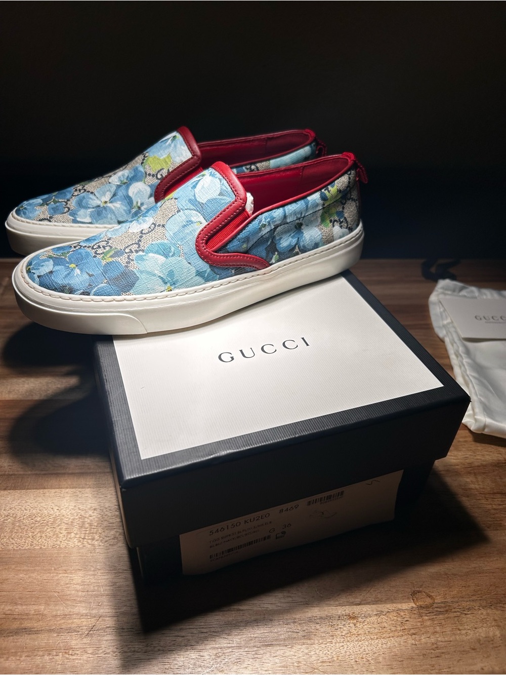 Authentic Gucci Blooms GG Supreme Slip-On Shoes Blue Floral Size 36 Pre-Owned